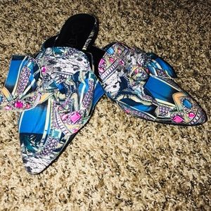 Bow tie point toe mule flats